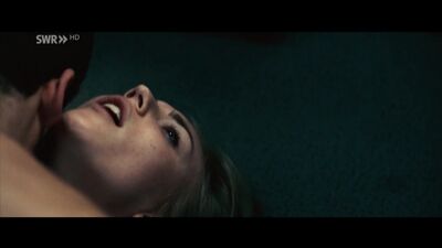 Elisa Schlott Nude - Fremde Tochter (Strange Daughter, 2017) HD 720p Watch Online / Элиза Шлотт - Странная дочь