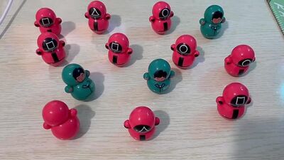 Video by Игра в кальмара / Мерч / Костюм / Игрушка