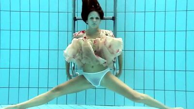 Люси Гурченко Русская волосатая детка голая в бассейне