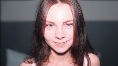 Я не могу устоять перед новым нижним бельем моей сводной сестры-Горячая езда и окончание на лицо