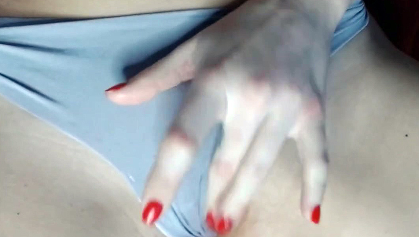 киска кончила в трусики в видео от первого лица