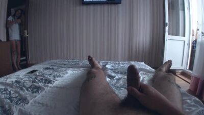 Сводная сестра застукала за дрочкой