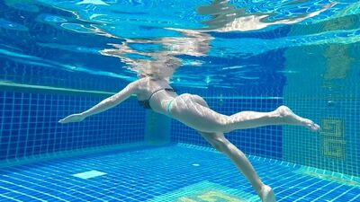 Эта блондинка заставила меня кончить в публичном месте