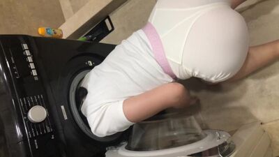Проверил на сводной сестре можно ли застрять в стиральной машине