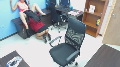 Отлизать начальнице пизду - обязанности любой секретарши