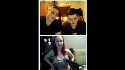 Ксюша Зануда показала сиськи