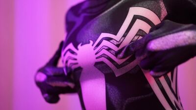 Веном берет под контроль мою девушку, и мы занимаемся диким сексом