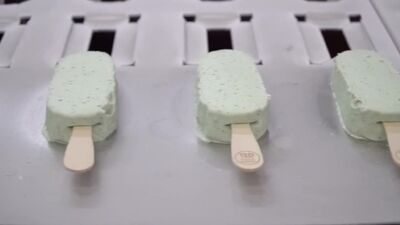 КАК ДЕЛАЮТ МОРОЖЕНОЕ НА ФАБРИКЕ «БАСКИН РОББИНС»