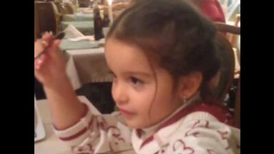 Ксюша Бородина и Маруся в кафе