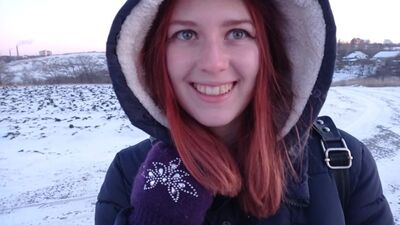 Секс на улице зимой - заставила парня трахнуть меня