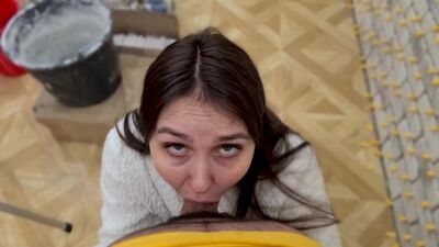 Бля я своему парня не сосу, а тут какому то рабочему залупу отполировала