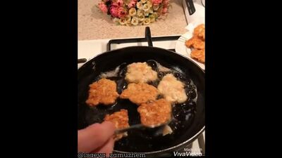 Куриные растрепки (ингредиенты указаны в описании видео)