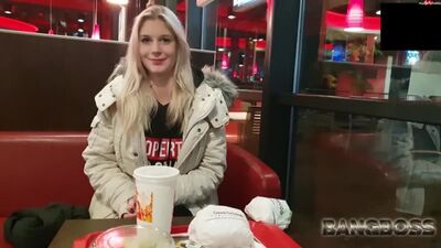 За бургер отсосала в туалете teens blowjob amateur incest[Incest,MILF,Blonde,POV,New Porn 2017,инцест большие сиськи анал минет