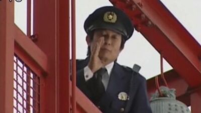 Madan Senki RyuKenDo - Episode 34, "The world's largest umbrella"