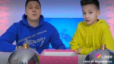 Артур и Давид(@Boysandtoys) on Likee В 800 по Москве Новое видео на YouTube канале Boys and Toys ❗️ Вы увидите