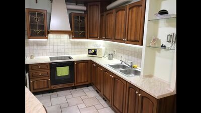 Сдаётся трёхкомнатная квартира в микрорайоне Зелёная Роща.