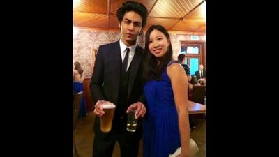 Сын Шахрукх Кхана. Арьян Кхан. _ Самый богатый ребенок в болливуде.mp4