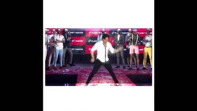 Тайгер Шрофф выступление #ZindagiAaRahaHoonMain на презентации нового #PlanetFashion \Тайгер Шрофф / Tiger Shroff and Team Tiger