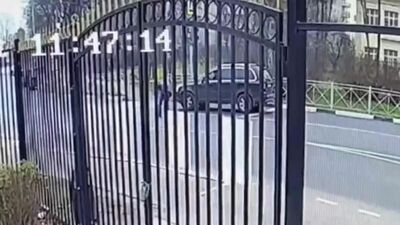 В Мытищах водитель наказал пешехода ножом в шею