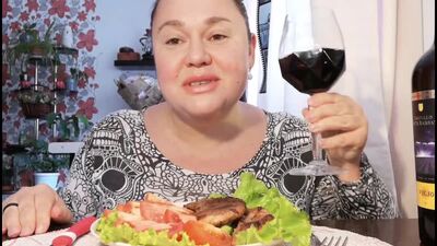 Инна Судакова - А почему не выпить вина?!