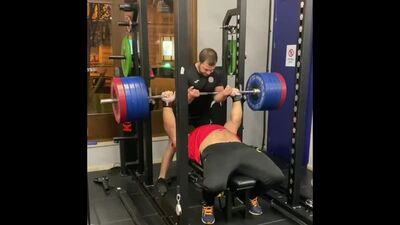 Леван Сагинашвили жмет 230 кг на 4 раза