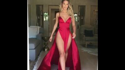 Шикарное тело сочной малышки , ножки ,секси, не порно , сиськи , попка