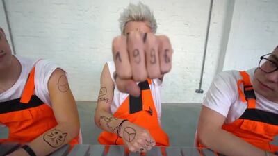 [A4] 24 Часа в ТЮРЬМЕ Челлендж !