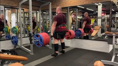 Павел Наконечный тянет 360 кг на 5 повторений