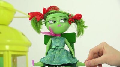 Видео для девочек. Головоломки рисуют эмоции. Куклы из мультика Головоломка