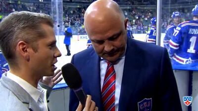 Хоккеист без мата как солдат без автомата