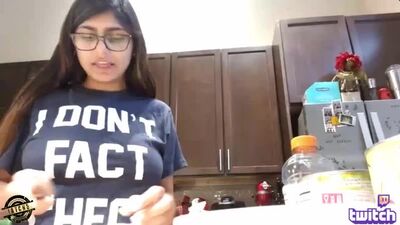 It_s-real-Mia-Khalifa-cam-show!.mp4