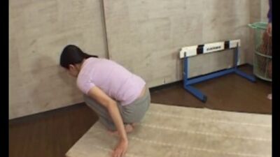 Japanese yoga pants peeing