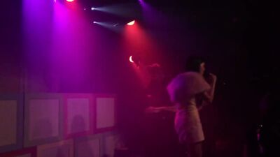 Melanie Martinez - Gingerbread Man (Live in Paris)