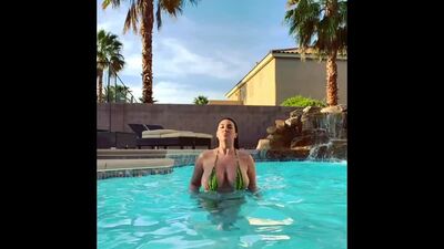 Liz_v_rose___B_n5X_QgDCD___.mp4