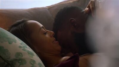 Andrea Bordeaux, Amber Stevens, Bresha Webb - Run the World s01e03 / Андреа Бордо, Эмбер Стивенс, Бреша Уэбб - Управляй миром