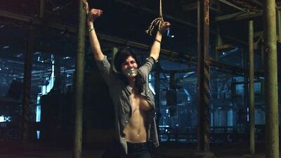 Alexandra Daddario явная сцена в техасском бензопиле, 3D фильм