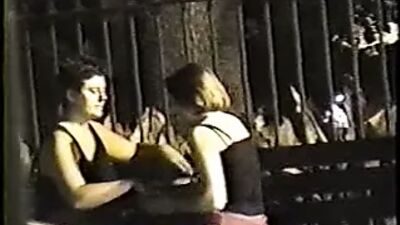 Вуайерист, лесбиянки на публике 22