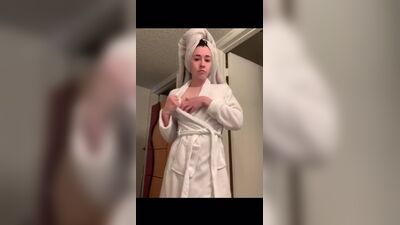 Audrey Bradford светит ее задницу и груди