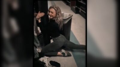 Peyton перечисляет джинсы с сексуальной задницей