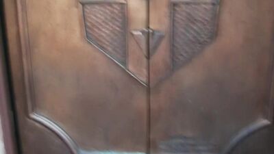 Henny Red с грязной попкой Bobdy Shmurda танцует на кладбище