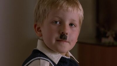 Евротур (2004) - Маленький Гитлер