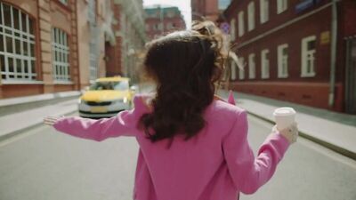 Айза Анохина выбирает Wella Professionals