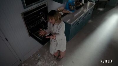 Женщина в доме напротив девушки в окне / The Woman in the House Across the Street from the Girl in the Window Тизер сериала.