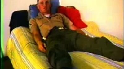 Американский солдат ебет парня