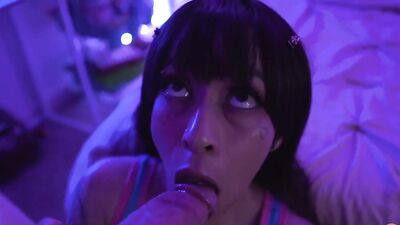 Симпатичная подруга геймера трахается в видео от первого лица