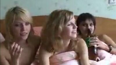 Бита в жопе. Кончить в жопу.