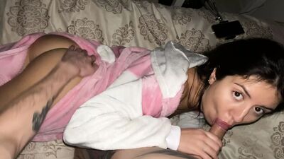 Трахнул сестру в жопу первый раз , а друг заснял это