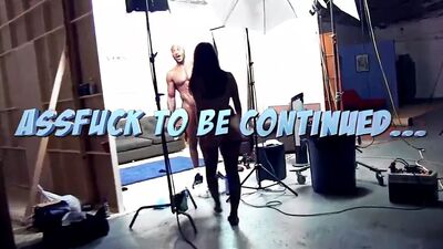 Большой черный член и большой черный член, тренер по гипнозу, музыкальное видео