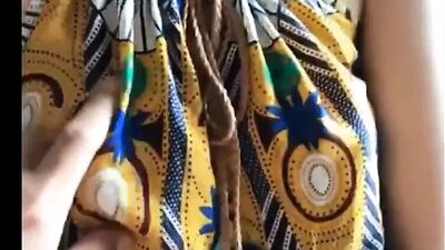 Лучшая красотка с высокой ценностью, тонкой талией и большой грудью