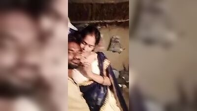 Тамильская горячая неверная тетушка с молодым пареньком дома